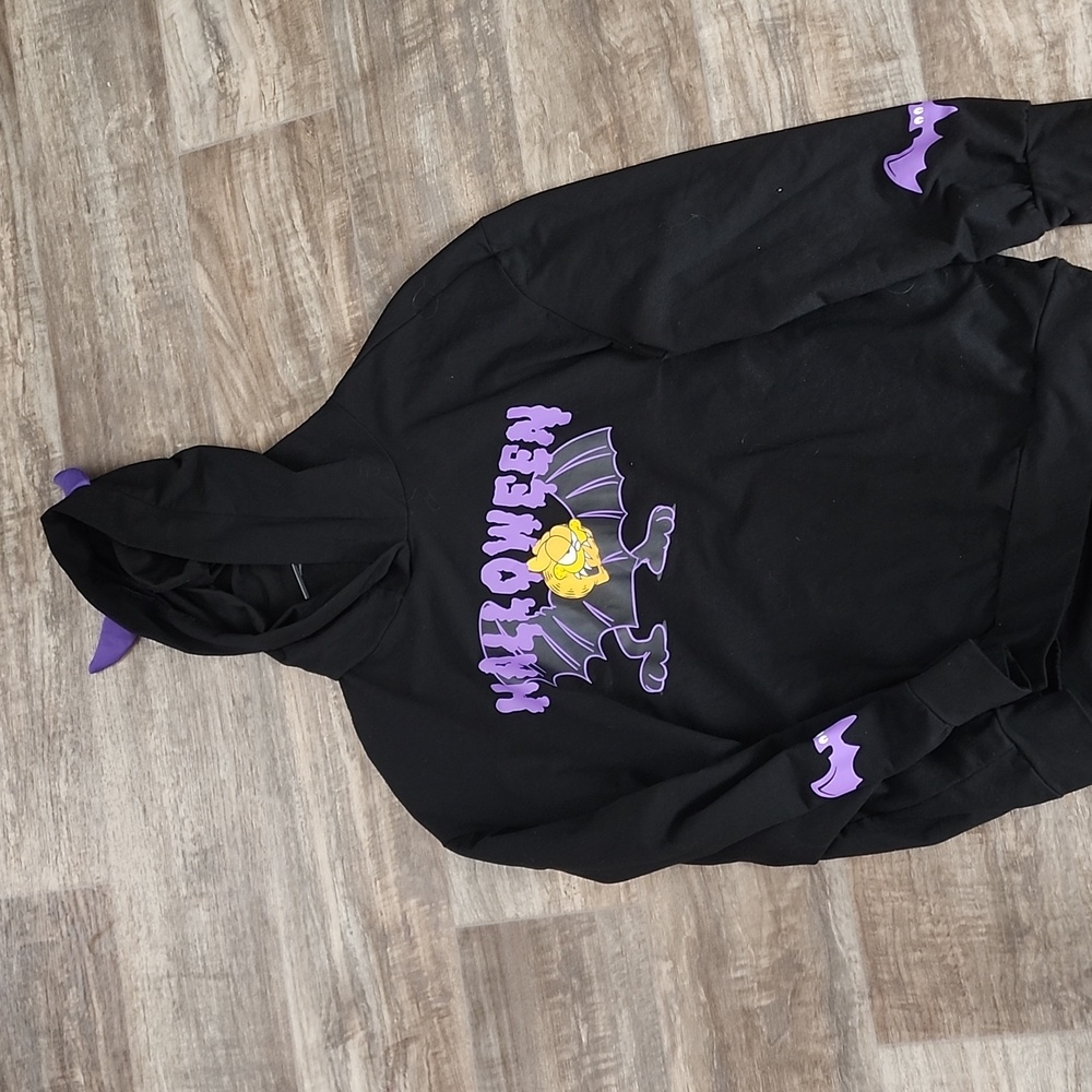 Garfield Halloween sweater